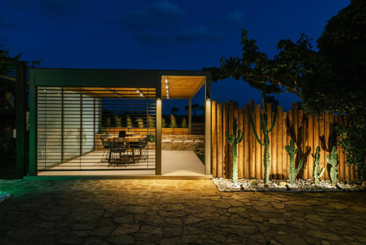 Villa Repsimia with Private Jacuzzi Kokkinos Pyrgos Exterior foto