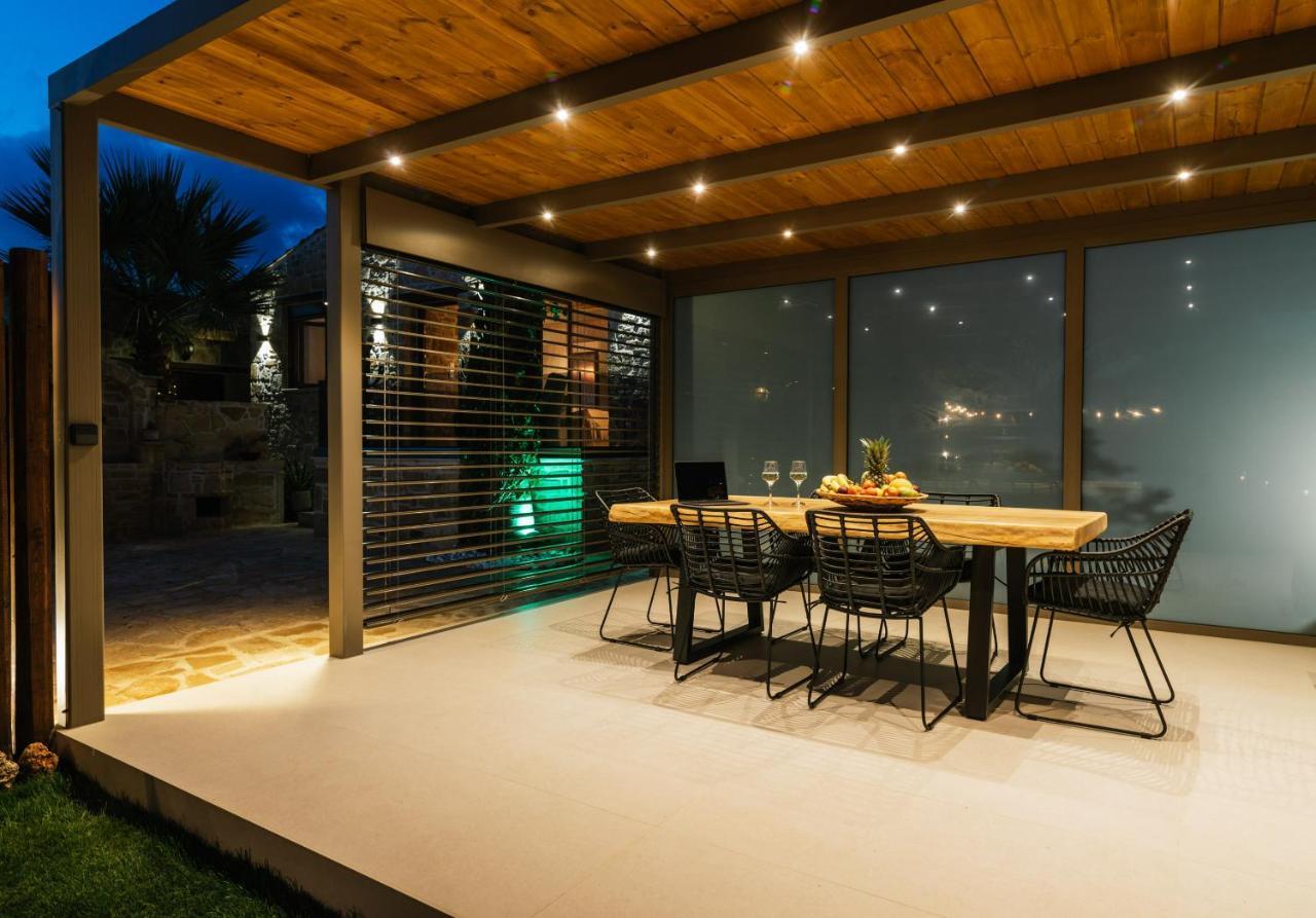 Villa Repsimia with Private Jacuzzi Kokkinos Pyrgos Exterior foto